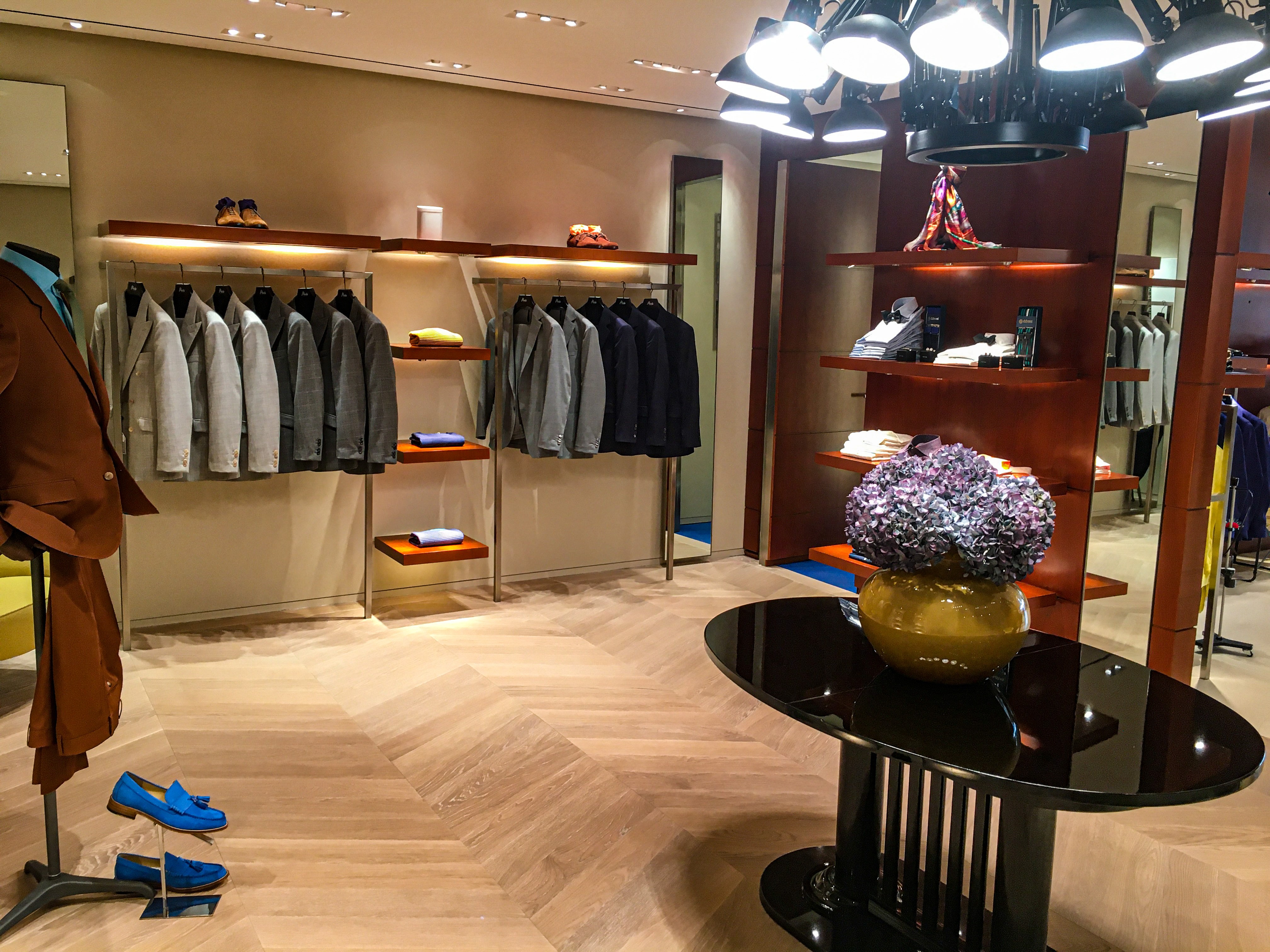 Französisches Fischgrät Super White  Französisches Fischgrät in Herren-Boutique