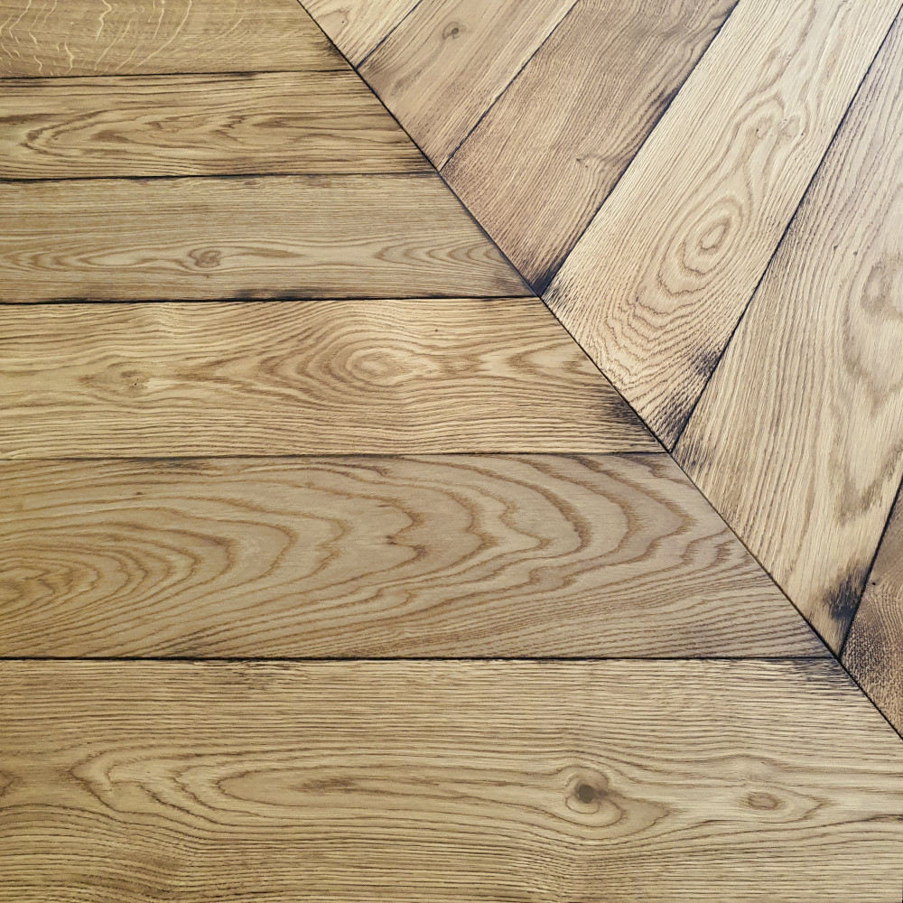 Französisches Fischgrät Eiche Old Tullan, gebrannte Kanten Chevron Eiche Vintage-Parkett Feuerveredelung