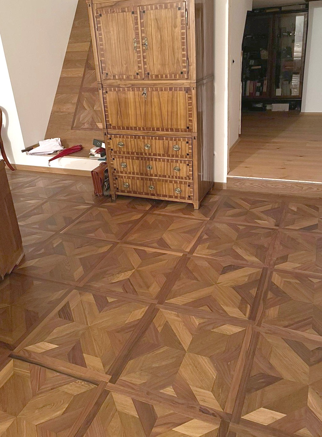 Tafelparkett Eiche Terra / Walnuss mit Antikbearbeitung Edle Parkett-Tafeln