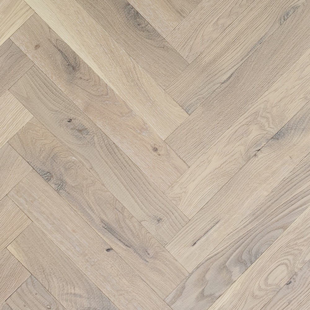 Fischgrät Eiche White Fog - Sortierung Robust ohne Fase Helles Fischgrätparkett Sonderaktion