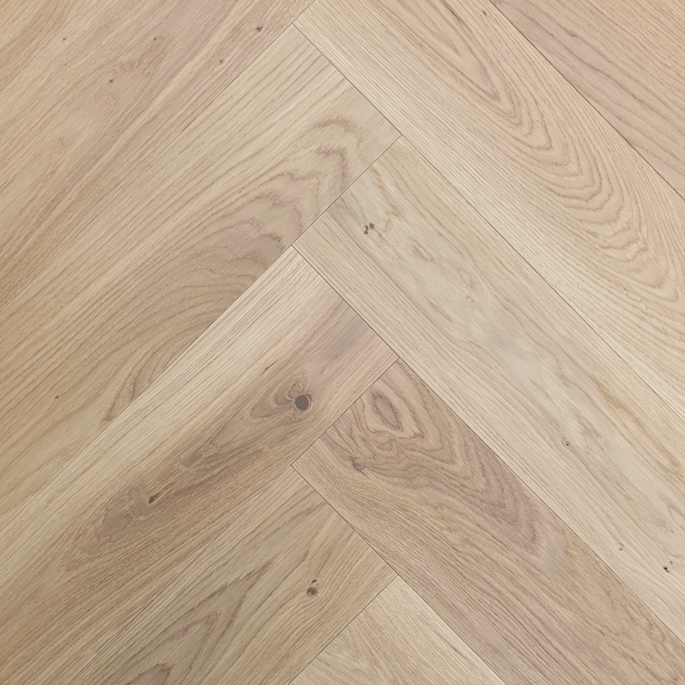 Fischgrätparkett Eiche "Prestige Oat" Natürliches Herringbone Parkett