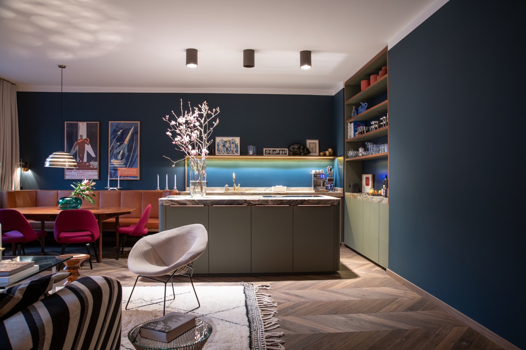 Französisches Fischgrät Eiche Antik Räuchereiche Antibes Chevron Antikbearbeitung