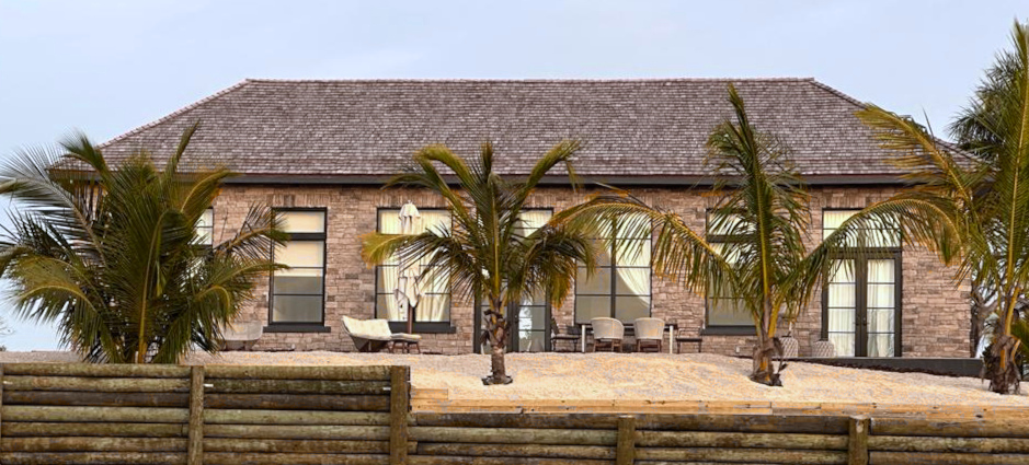 Französisches Fischgrät Altholz im Cottage auf den Bahamas Chevron Altholzparkett Karibik