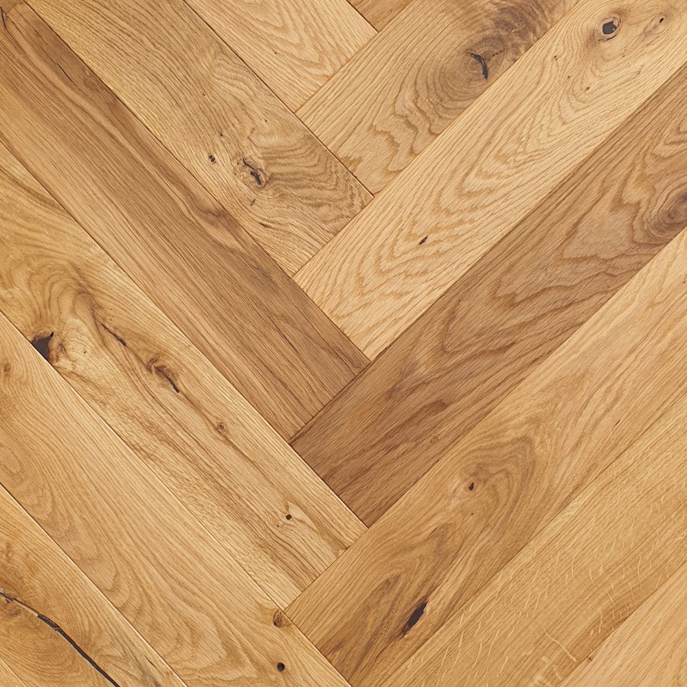 Fischgrät-Parkett aus Altholz Eiche Klassisches Fischgrät aus Altholz