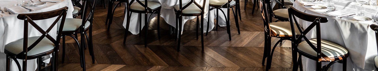 Französisches Fischgrät Eiche Colombian im Landgasthof Halbinsel Au Schweiz Chevron Veranstaltungssaal