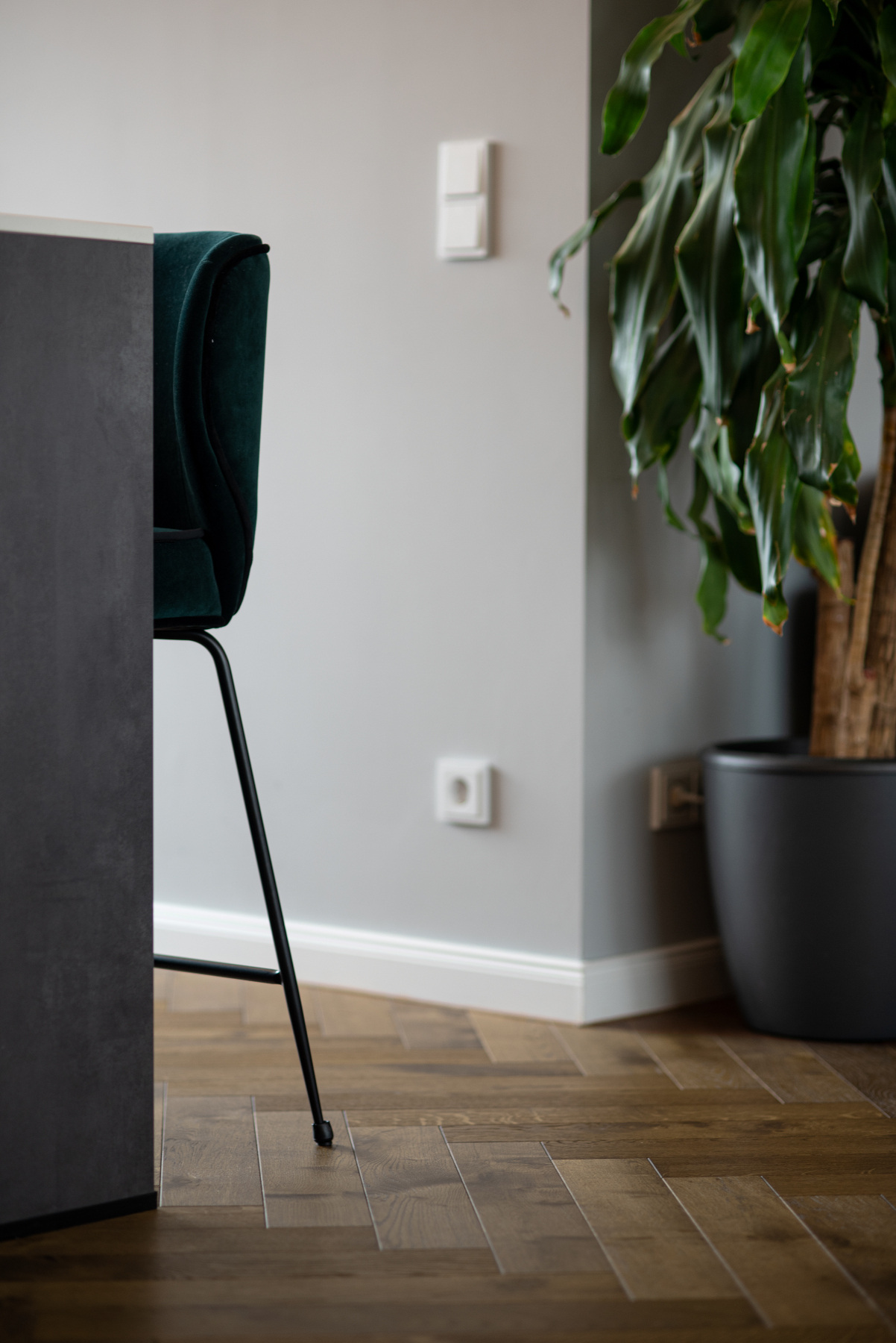 Fischgrät Chestnut Naturöl, Eiche massiv Massivholz, braunes Fischgrätparkett