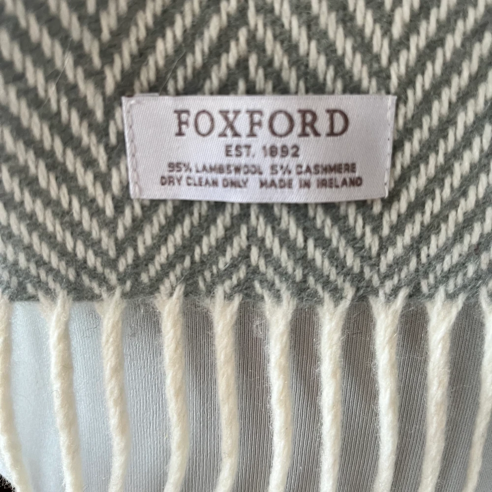 Schal Foxford Lambswool + Cashmere Sage & Cream 