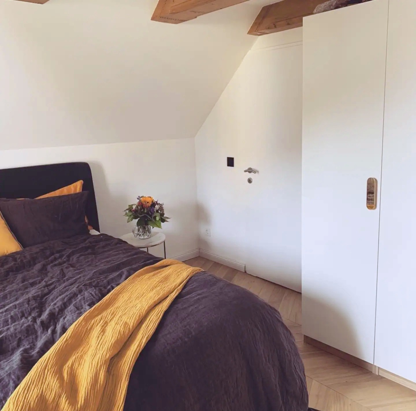 Französisches Fischgrät / Chevron Eiche Clear White Ferienwohnung Steyr, Eichenparkett