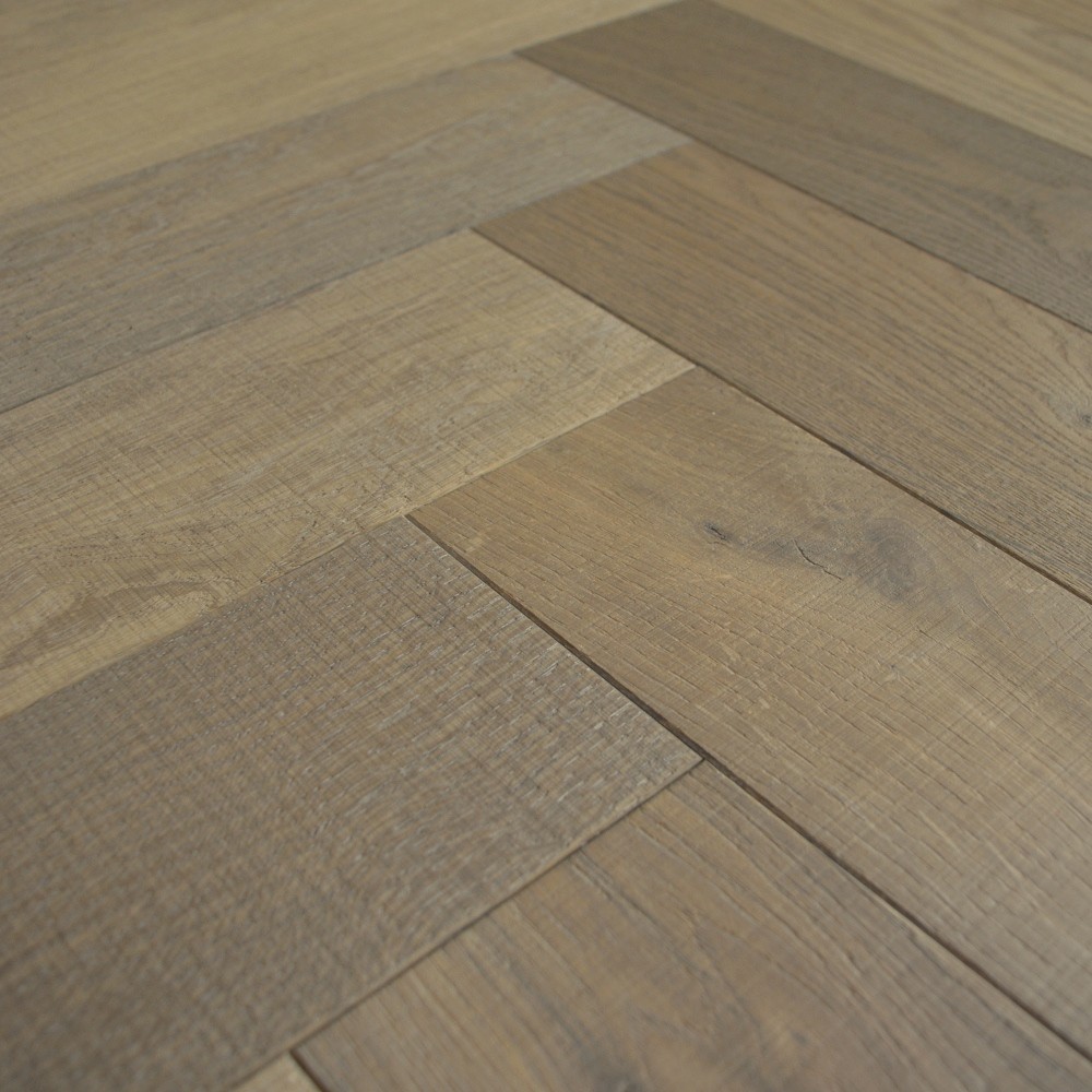 Fischgrät Eiche Brown-Grey - Sägerau Graubraunes Fischgrätparkett