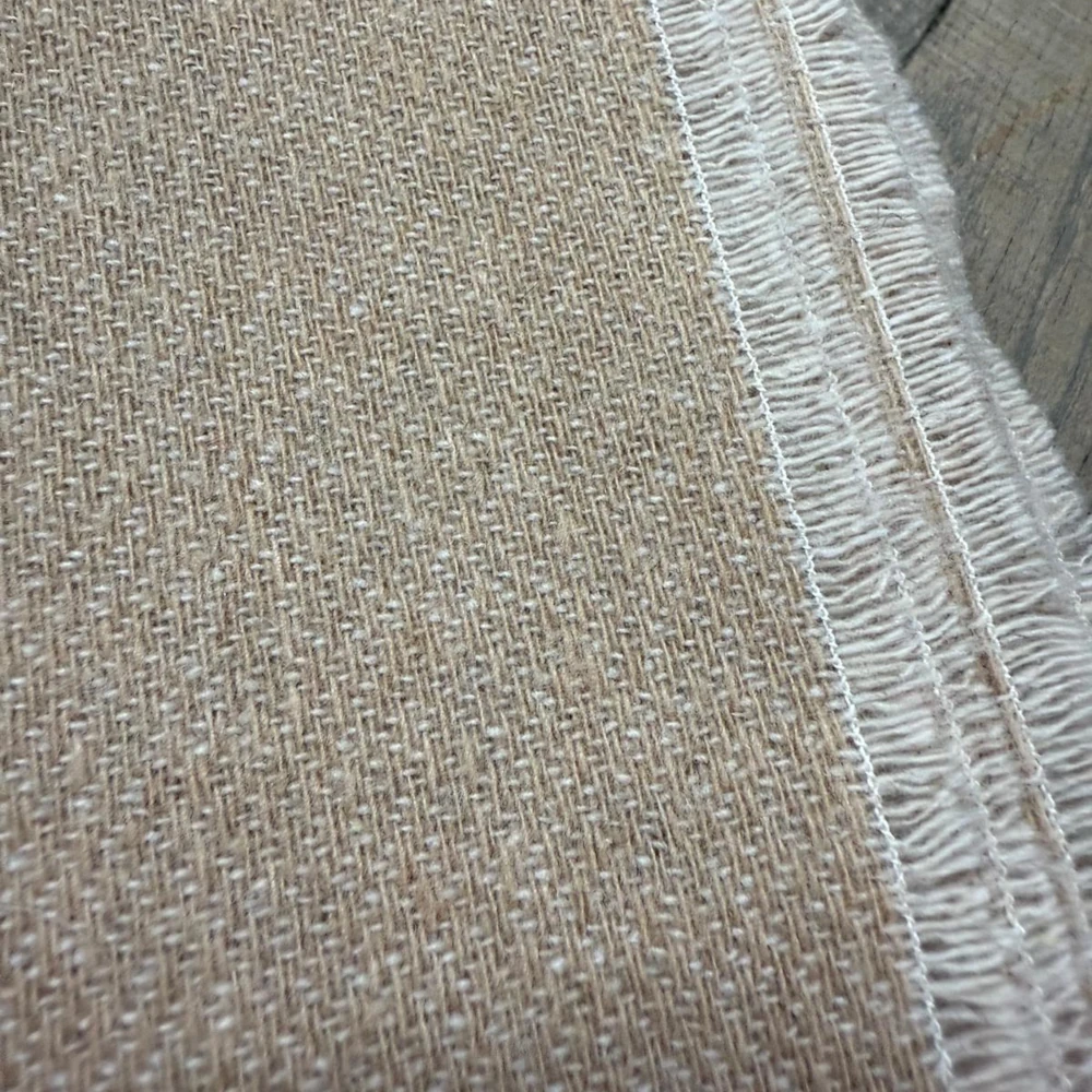Plaid 100 % Cashmere - Natural & Camel Plaid 100 % Cashmere - Natural & Camel
