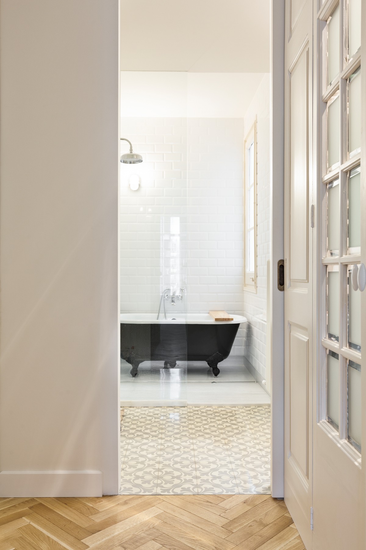 Fischgrät Antik Golden Horse, Barcelona Altbau Denkmalschutz Katalanischer Jugendstil