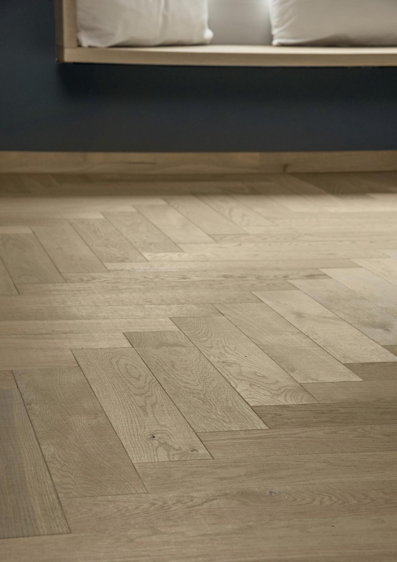 Fischgrät Cristal Grey Sägerau Eiche angeräuchert grau-braun