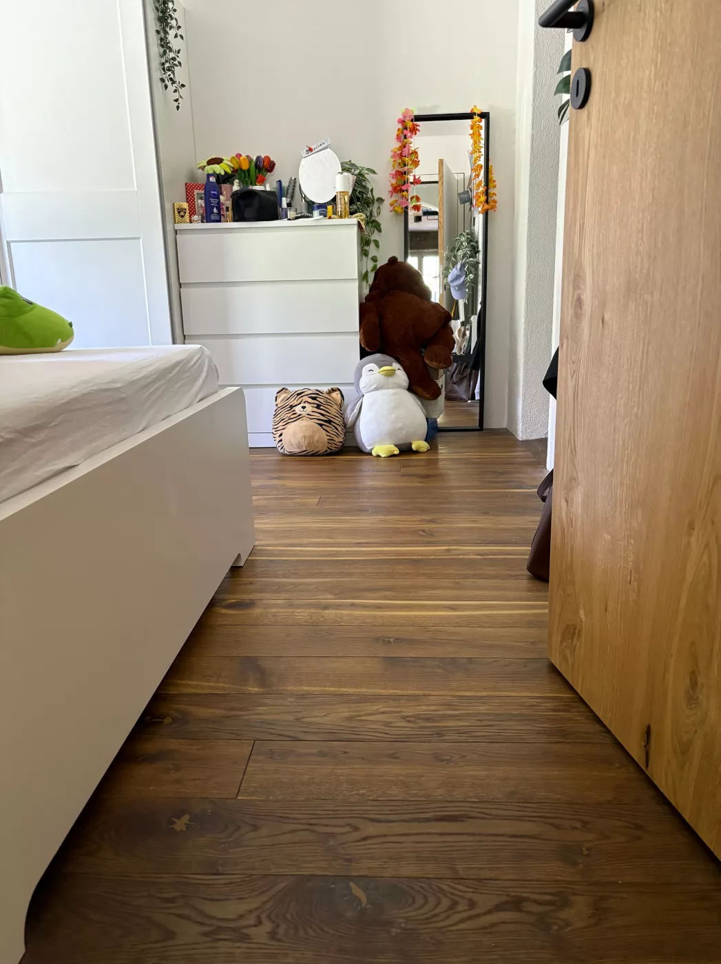 Chalet Schweiz, dunkles Parkett