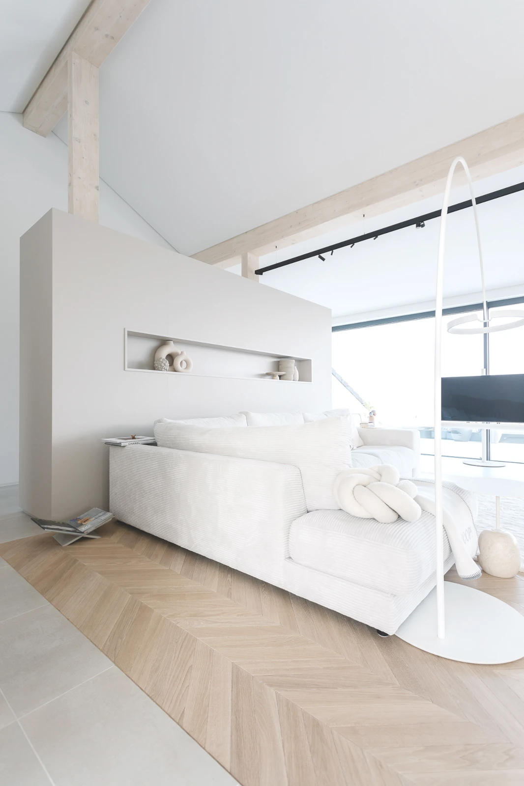 Französisches Fischgrät Parkett Eiche Antik Creamy Horse Helles Chevron