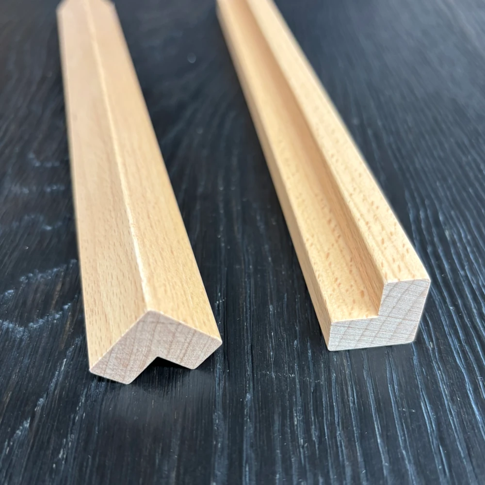 Abschlussleisten für Akustikpaneele aus massiver Buche