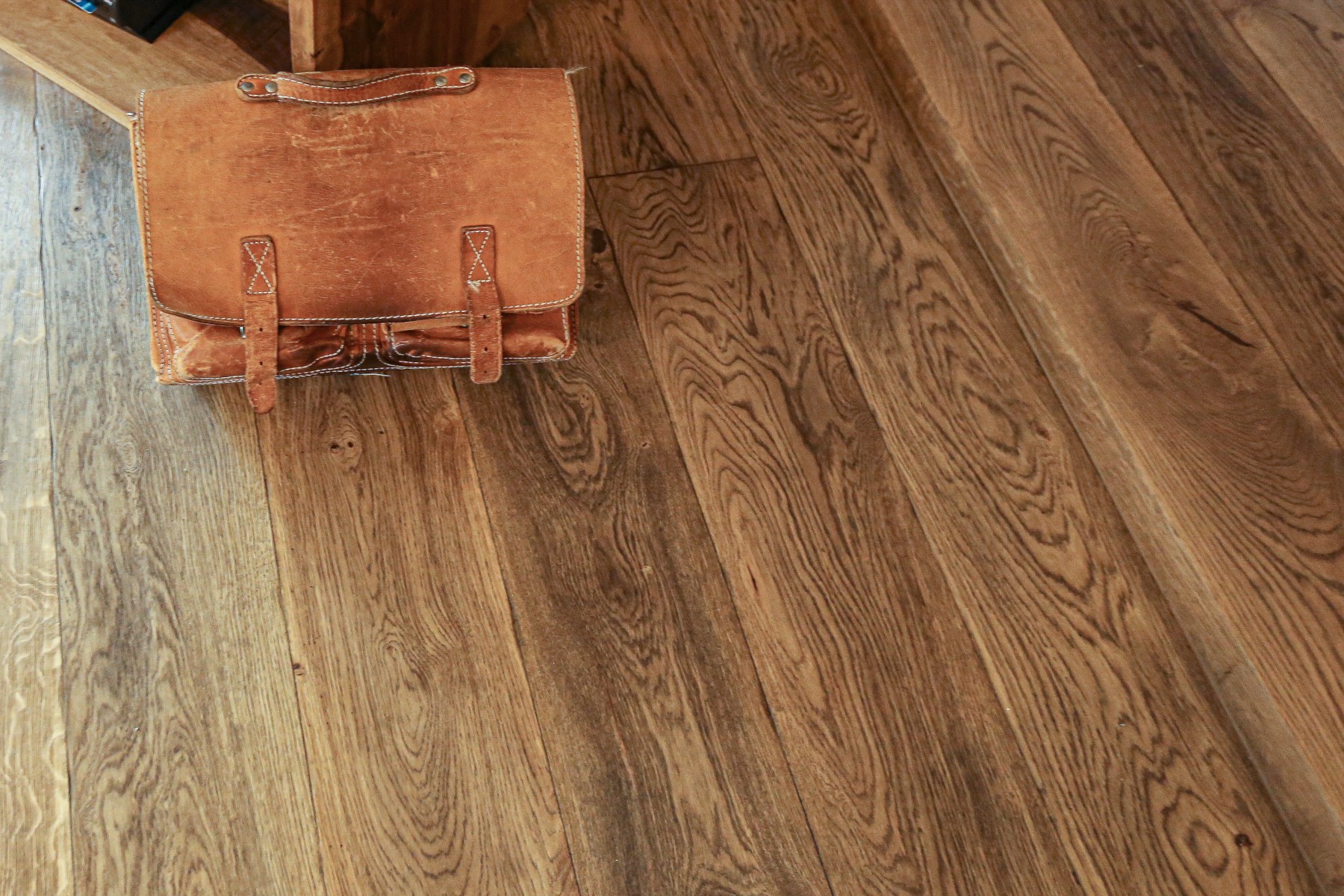 Wirtshausboden Avignon - massive Eichendielen Massivholzdielen, Massivdielen