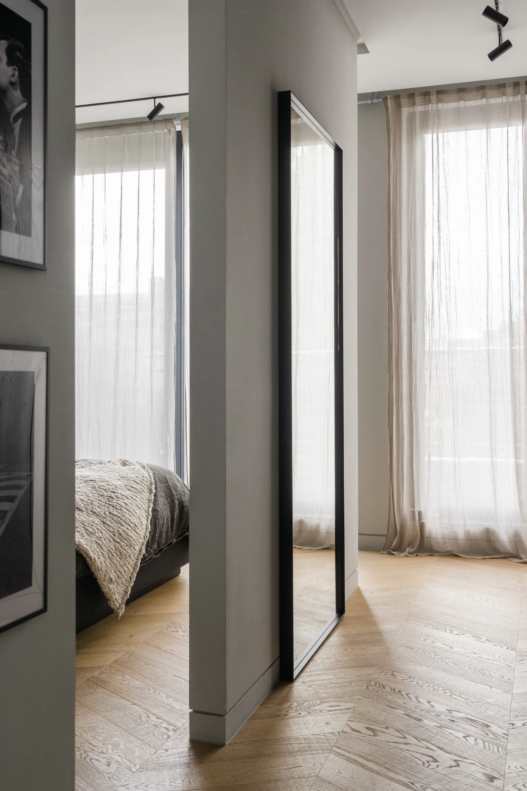 Französisches Fischgrät Clear White Sägerau Helles Chevron, Foto Giulia Maretti