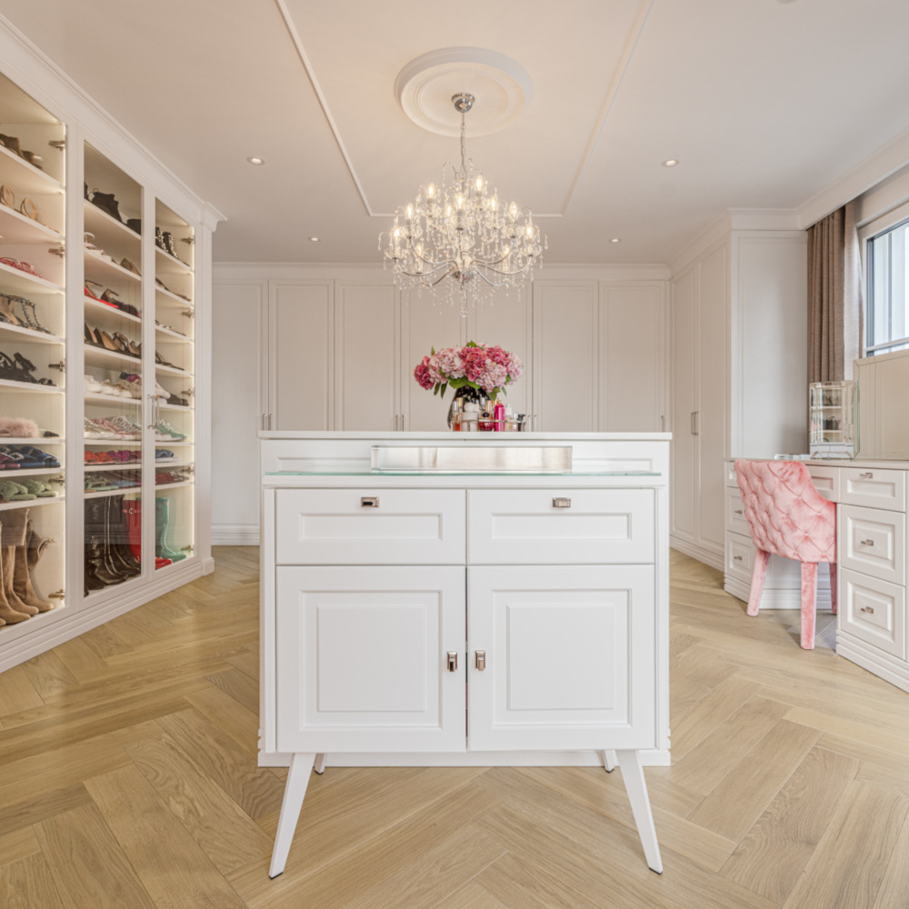 Fischgrätparkett Eiche Cotton, Foto by CABINET Schranksysteme Helles Eichenparkett, Nadine Weckerle, Herringbone