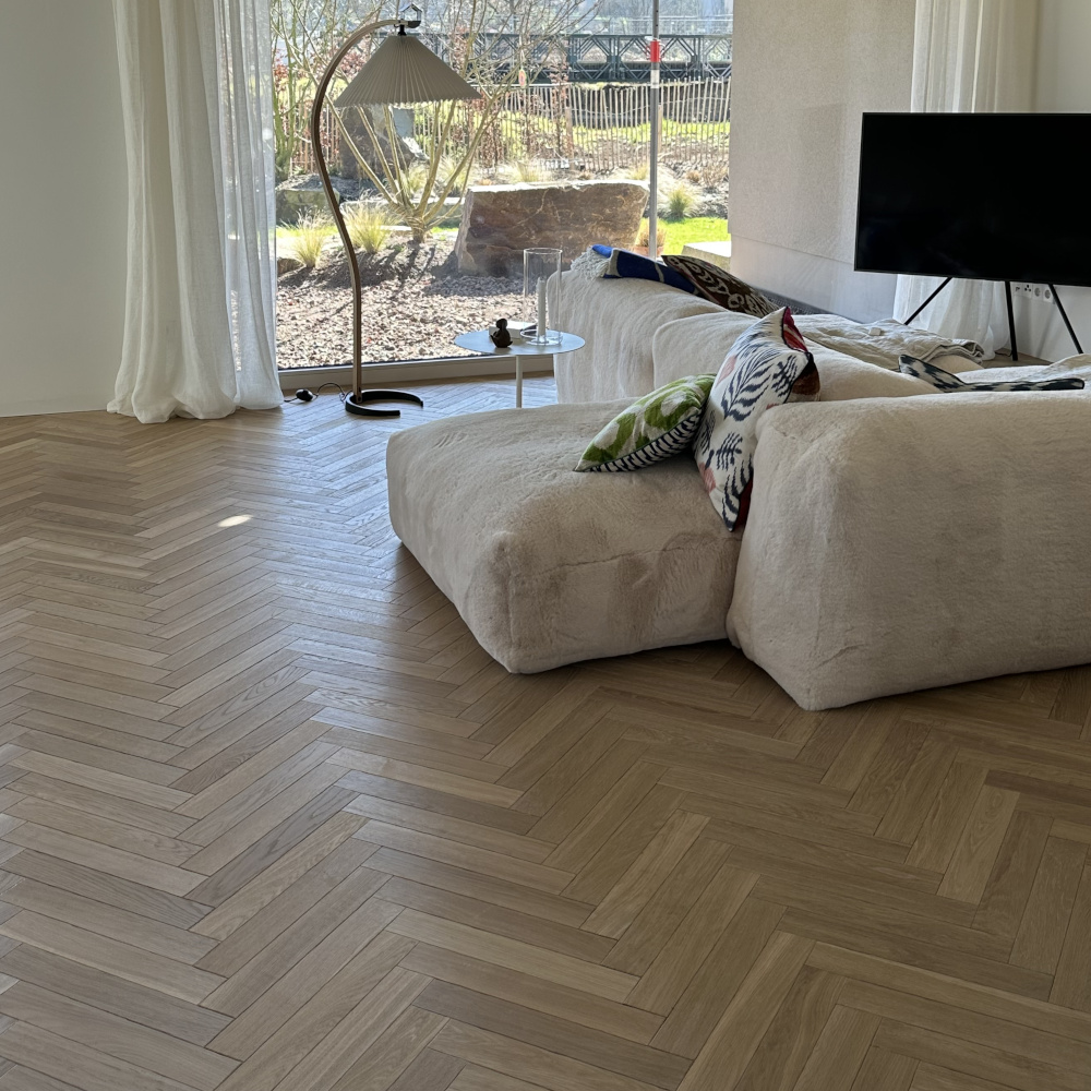 Fischgrät Eiche massiv geräuchert - Smoky Horse Räuchereiche