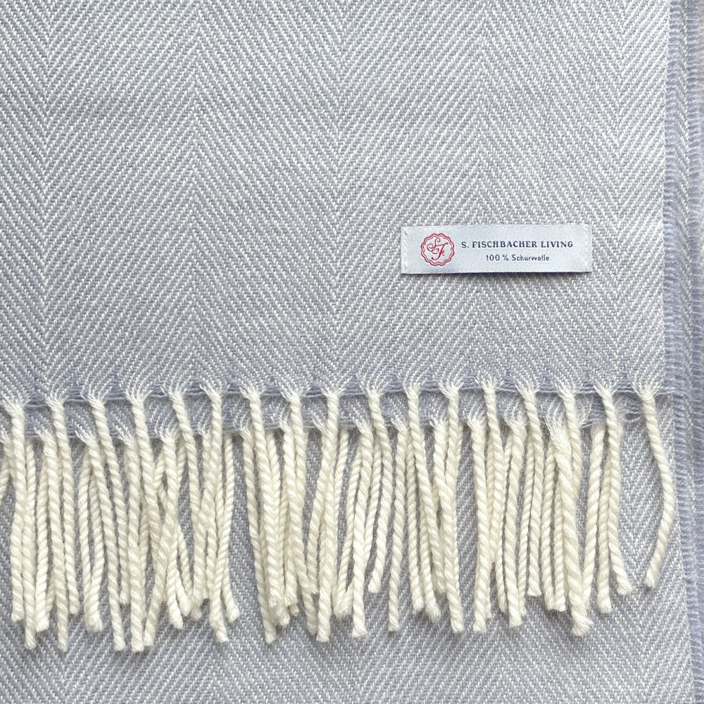 Hellblauer Wollschal, Lambswool, Schafwolle, Herringbone