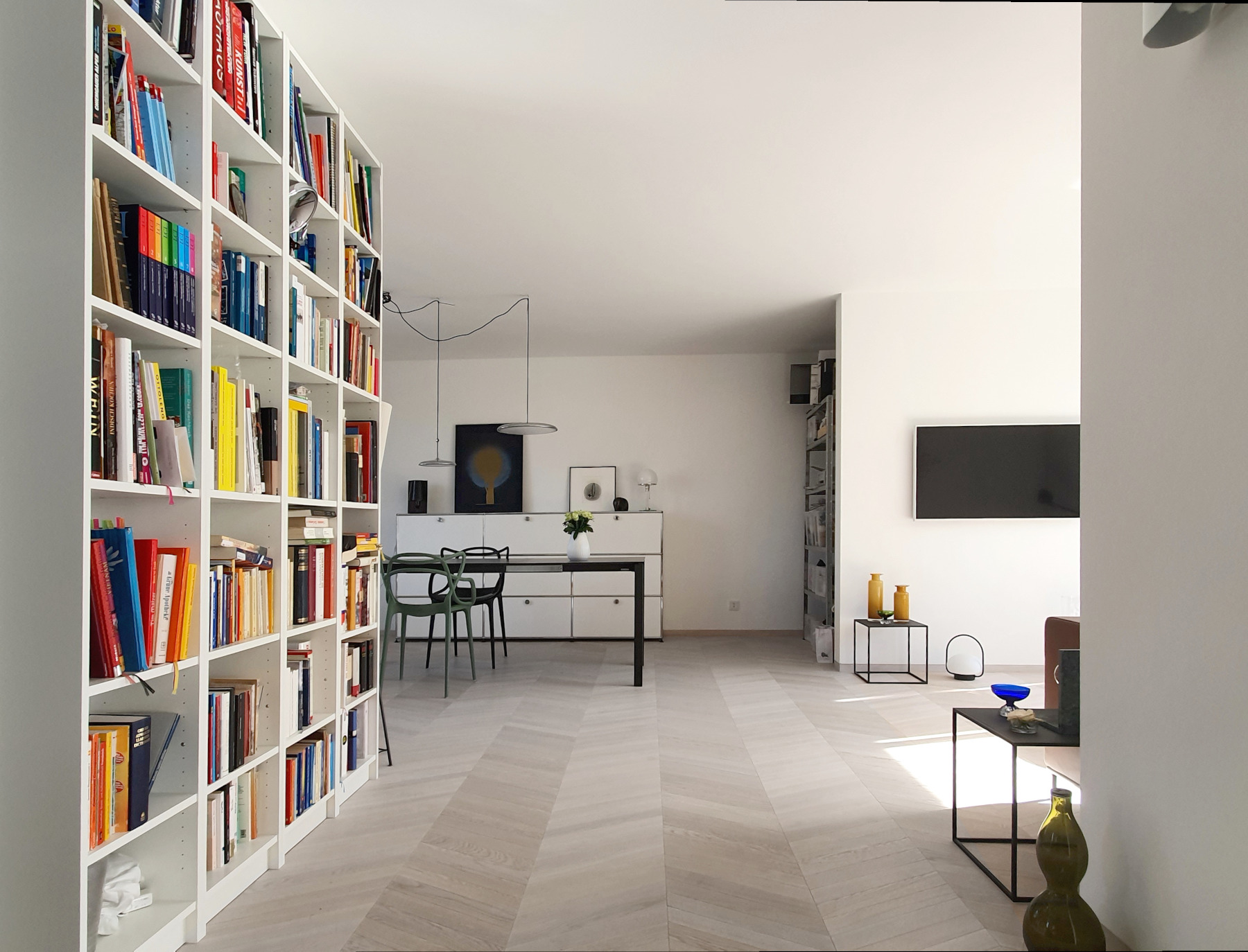 Chevron Massivholz, weißes Parkett