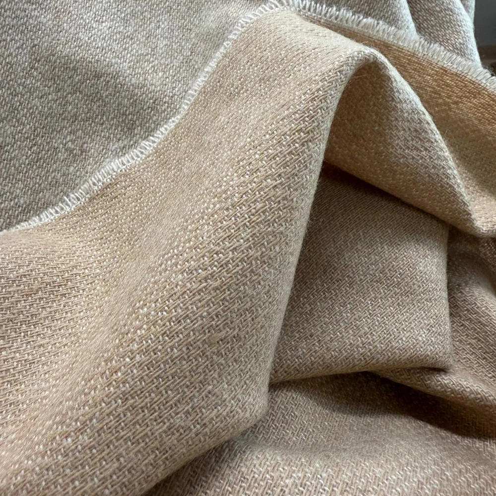 Plaid 100 % Cashmere - Natural & Camel Plaid 100 % Cashmere - Natural & Camel