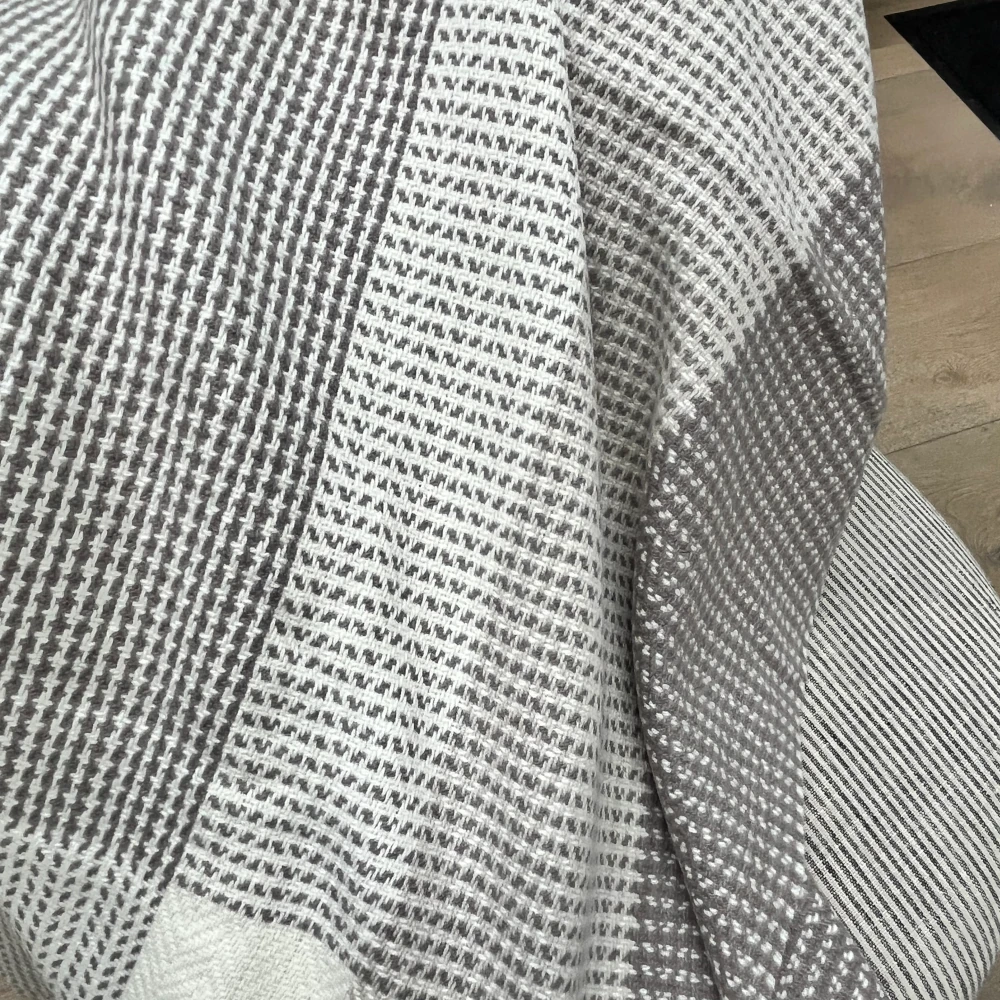 Plaid Cashmere Merino von Foxford - Cream Blocks Plaid Cashmere Merino von Foxford - Cream Blocks