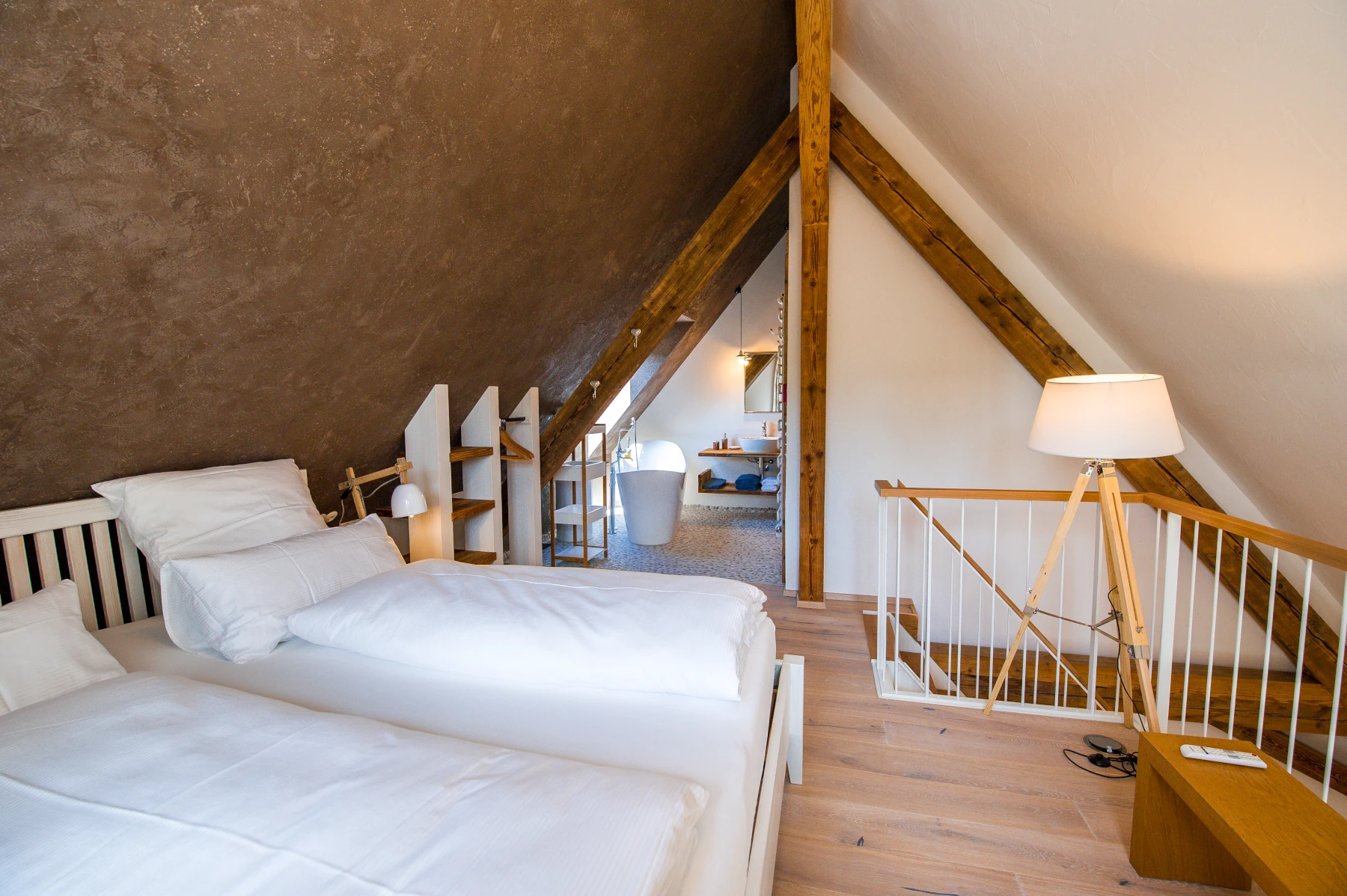 Gemütliche Gästezimmer unter dem Dachstuhl der "Säge"