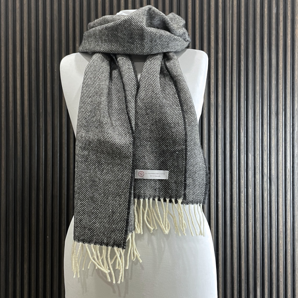 Schwarzer Wollschal, Lambswool, Schafwolle, Heringbone
