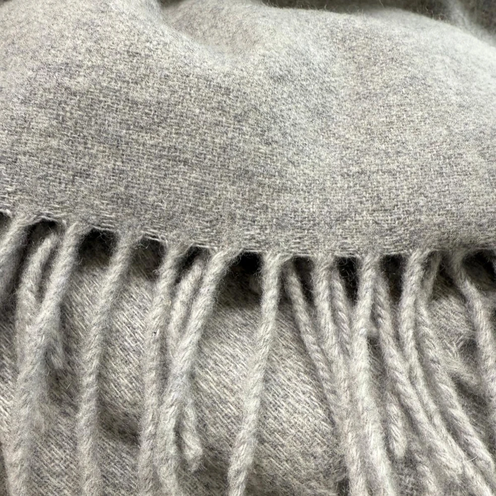 Plaid 100 % Cashmere - Classic Grey Plaid 100 % Cashmere - Classic Grey