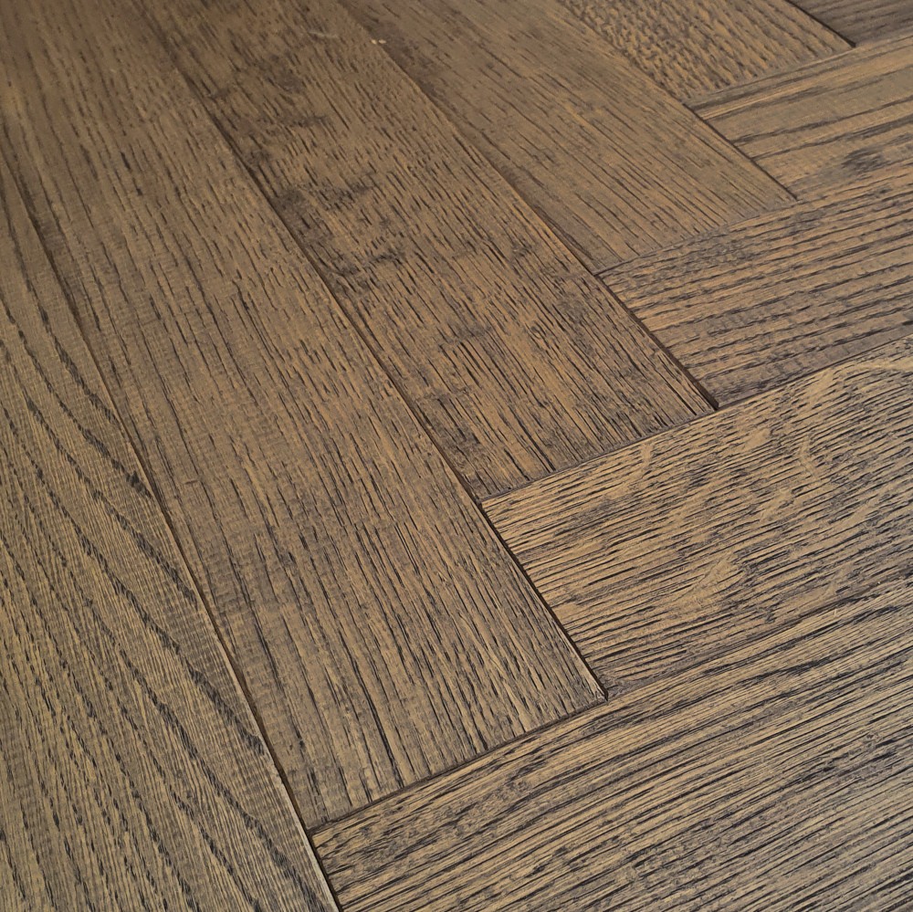 Fischgrät Eiche Noblesse Chestnut Braunes Fischgrät-Parkett Massivholz