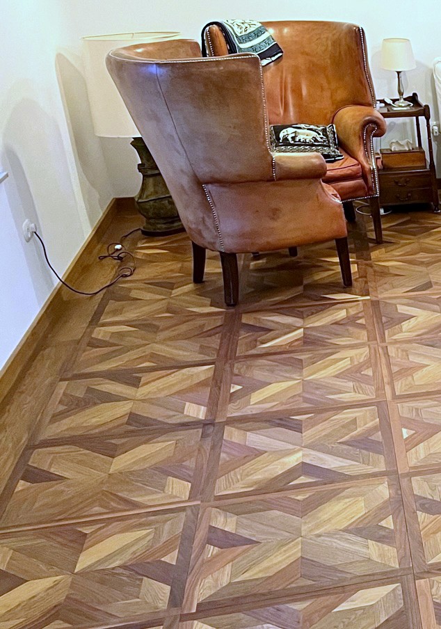 Tafelparkett Eiche Terra / Walnuss mit Antikbearbeitung Edle Parkett-Tafeln