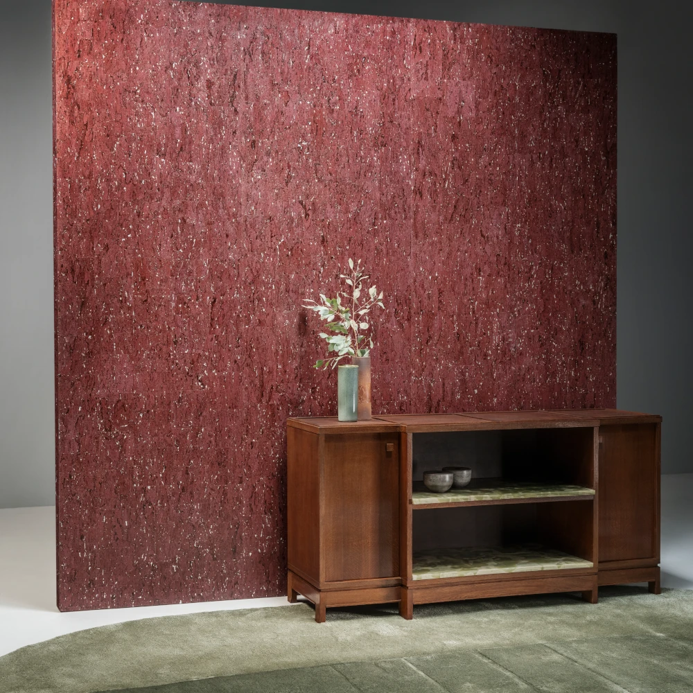 Boutique Alentejo Cork – Burgundy – 90590 Exklusive Wandtapete mit Sideboard