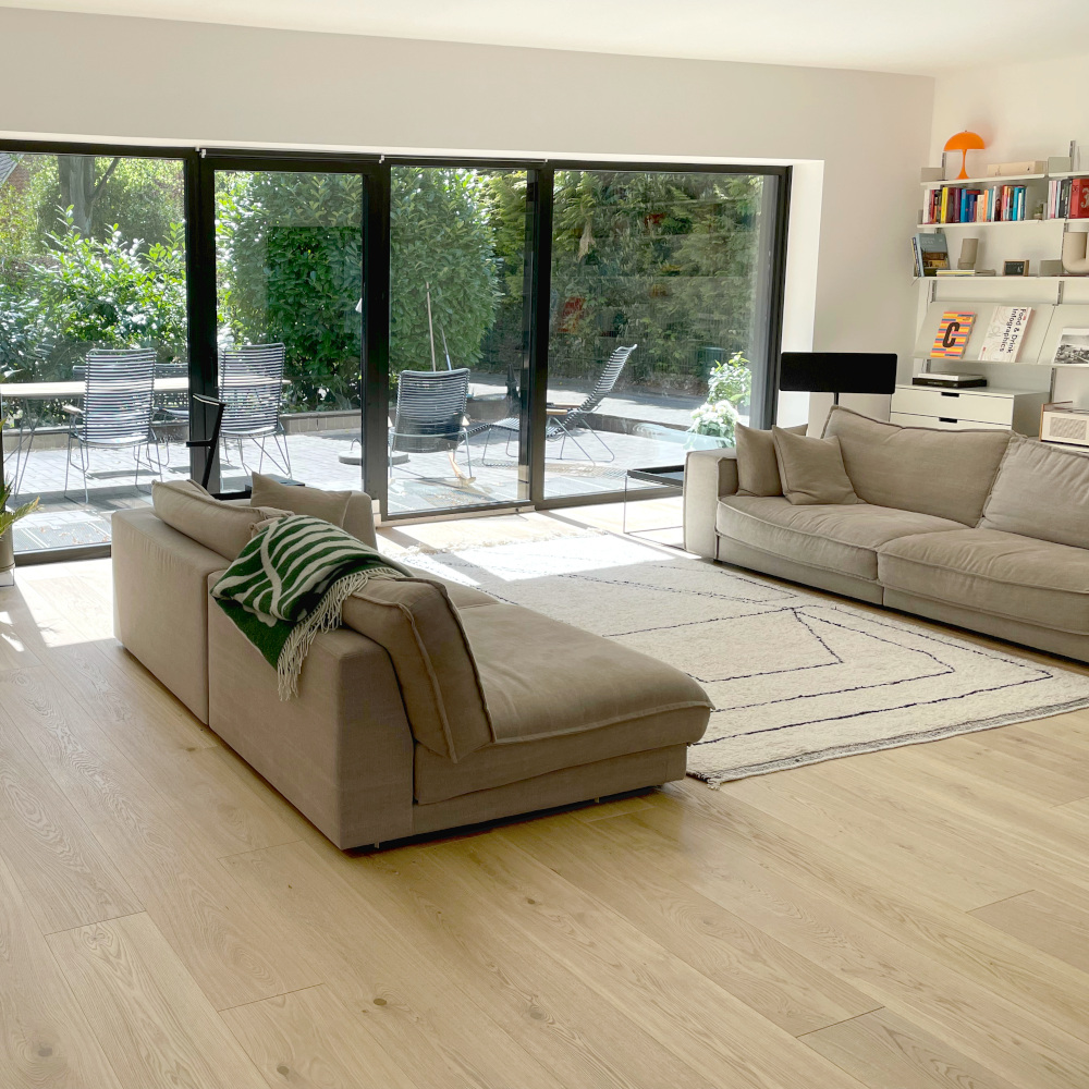 Helle Eichendielen im Farbton Clear White Landhausdielen Eiche im Familienheim