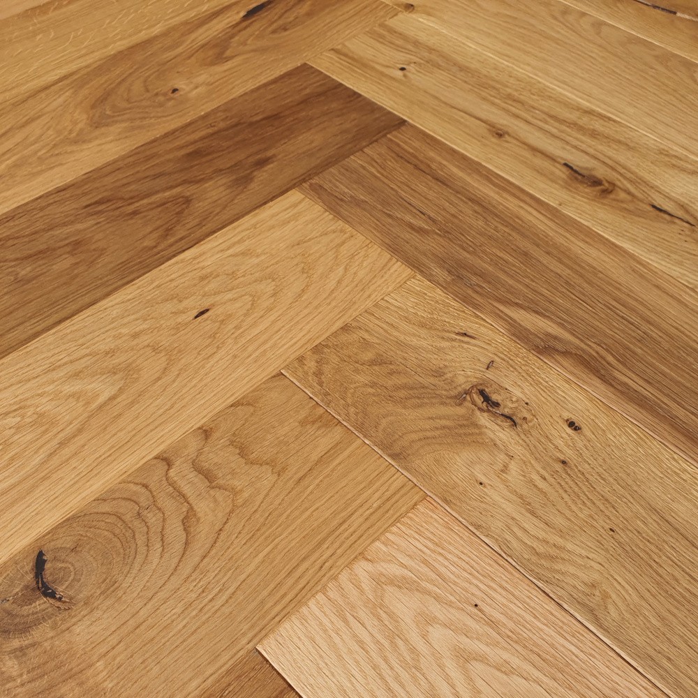 Fischgrät-Parkett aus Altholz Eiche Klassisches Fischgrät aus Altholz