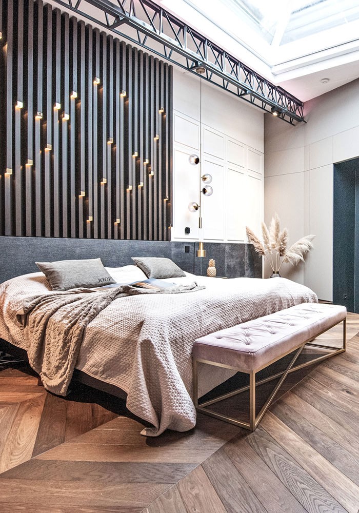 Französisches Fischgrät Eiche Colombian im Loft Chevron Räuchereiche Sanierung