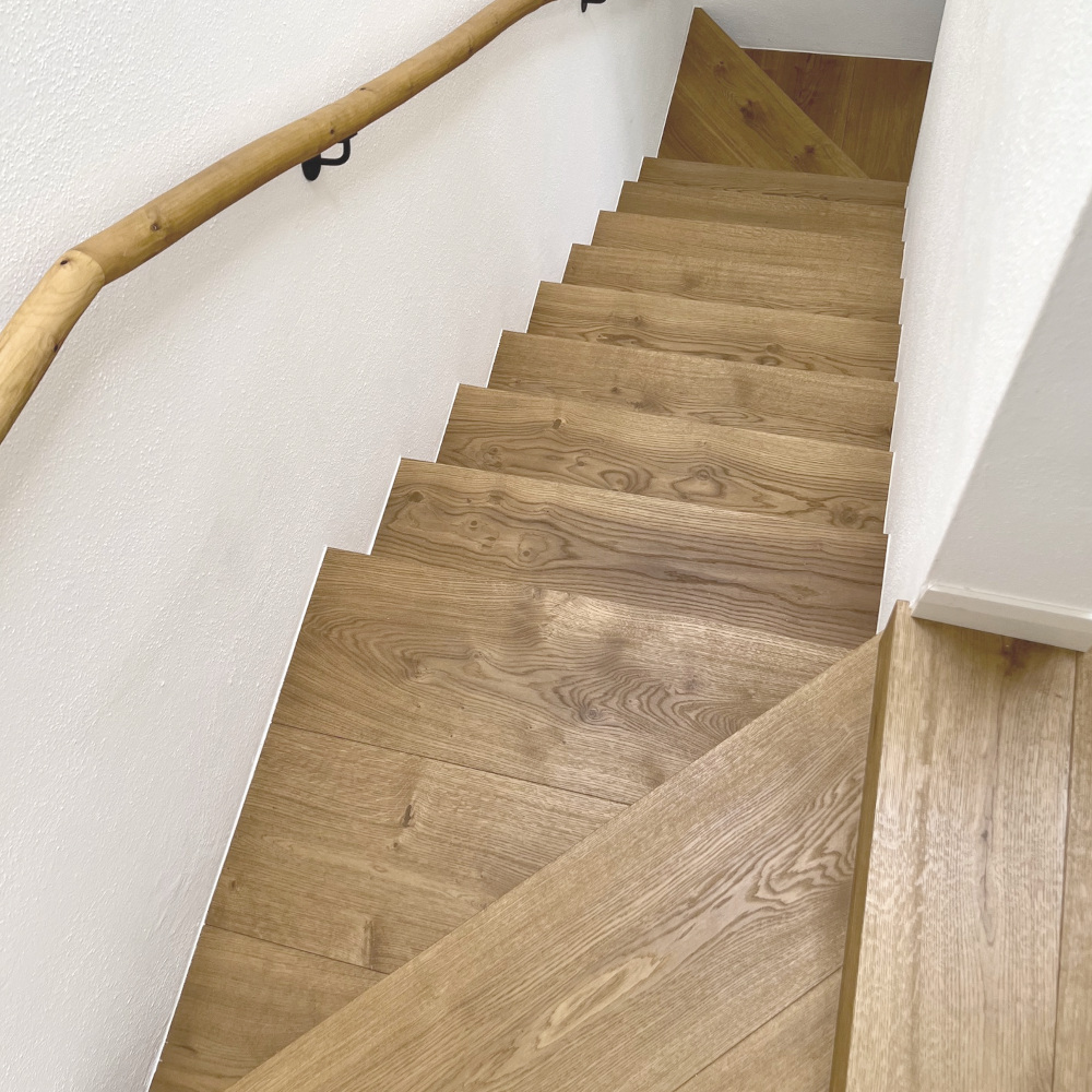 Treppenstufen Eiche Orantico - Wirtshausboden  Stark strukturiert Eichentreppe