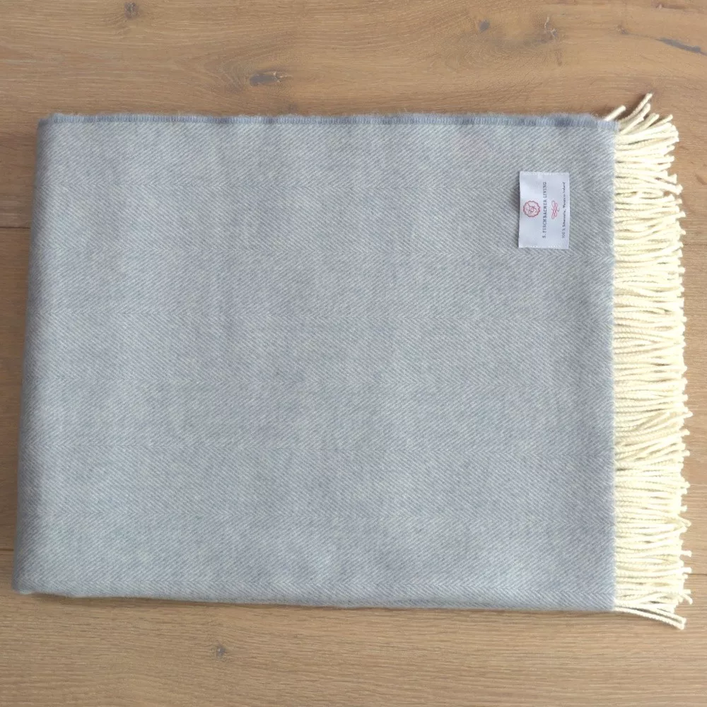 Hellblaue Wolldecke Lammwolle Irland