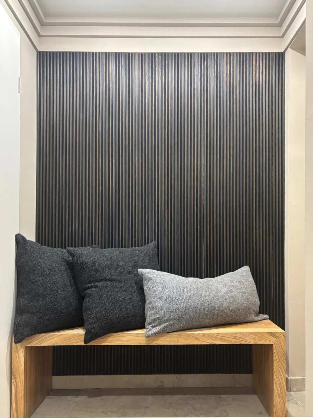 Wandpaneel Massivholz Wave, Farbton Wheathered Bronze