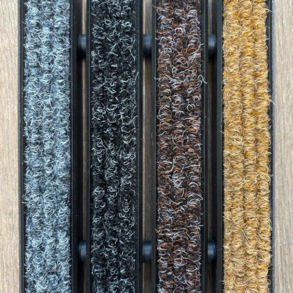 Alu Eloxiert Schwarz / Rips Camel - bodenebene Sauberlaufmatte Alu Eloxiert Schwarz / Rips Camel - bodenebene Sauberlaufmatte