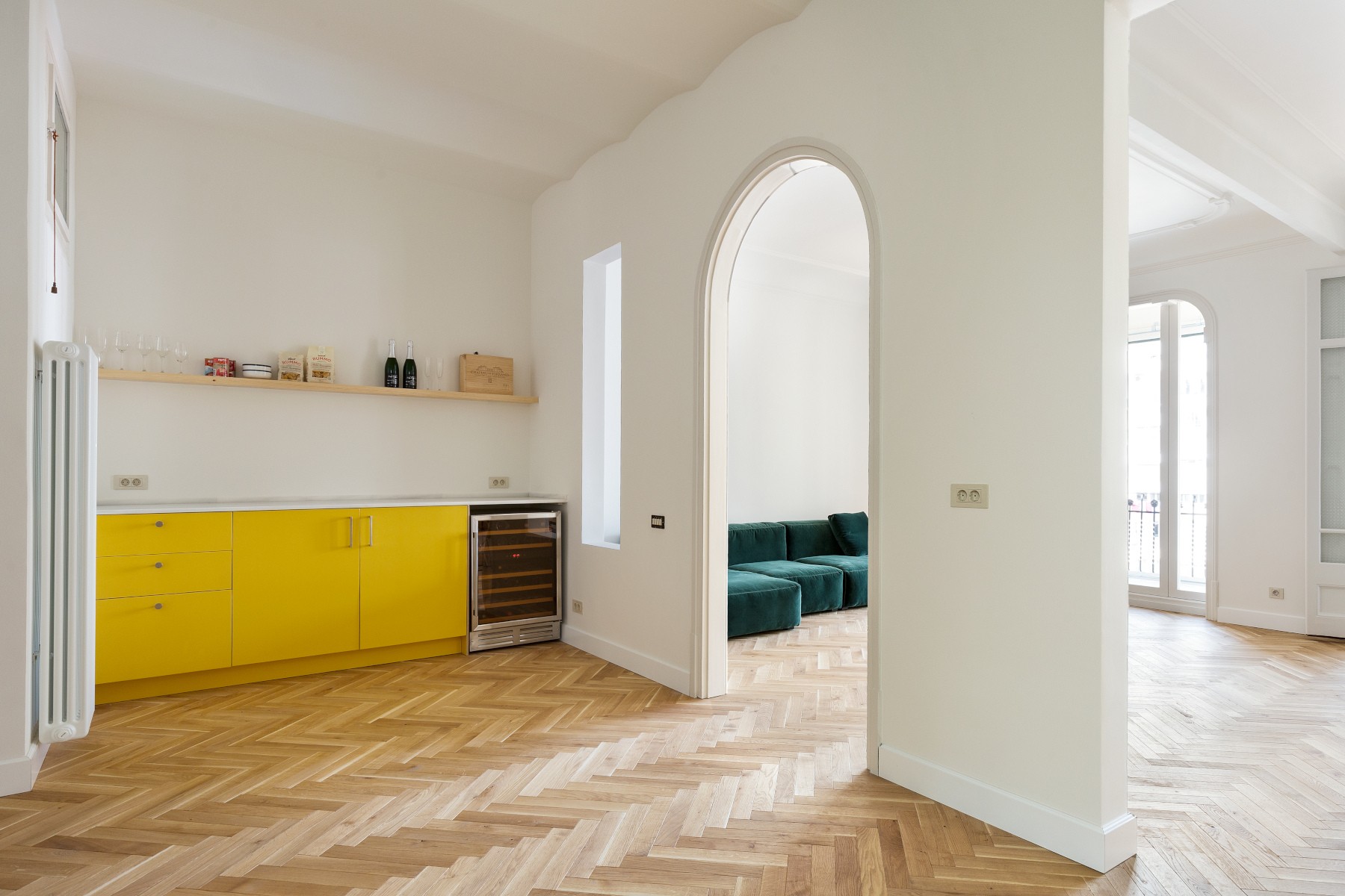 Fischgrät Antik Golden Horse, Barcelona Altbau Denkmalschutz Katalanischer Jugendstil