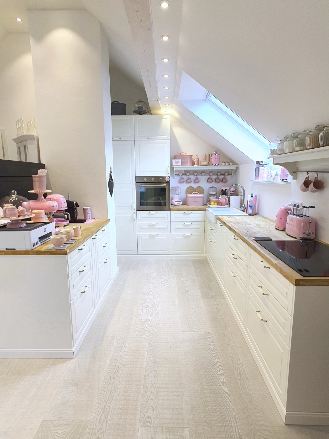 Breite Dielen, Landhausdielen, weiße Dielen in der Küche
