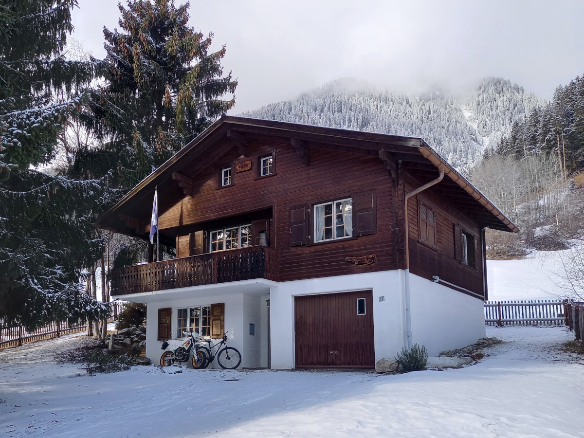 Schweizer Chalet vor dem Umbau FG-Choc-Saege_Chalet-CH_vorher_web