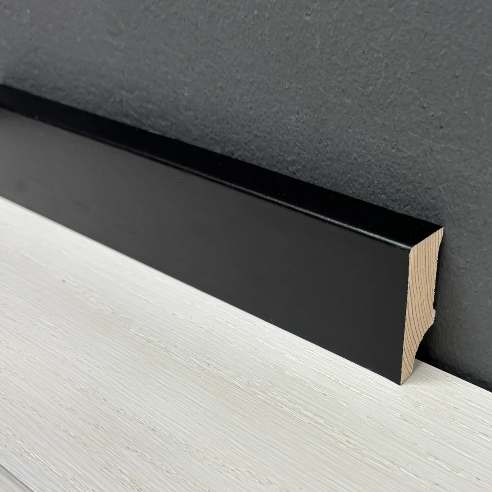 Sockelleiste Kiefer kantig - Schwarz Sockelleiste Kiefer kantig - Schwarz