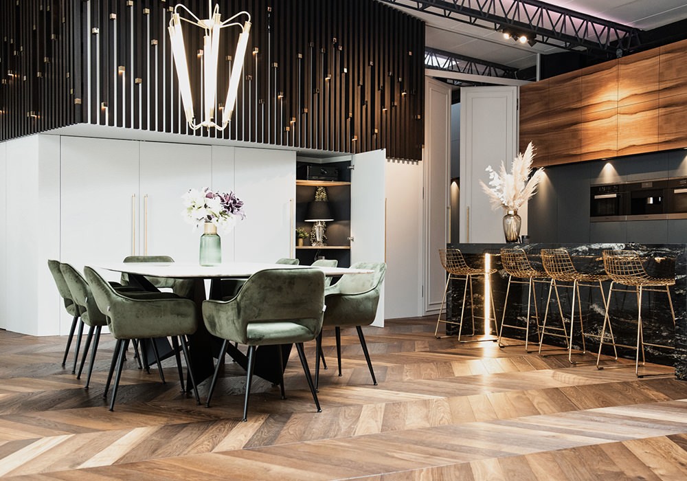 Französisches Fischgrät Eiche Colombian im Loft Chevron Räuchereiche Sanierung