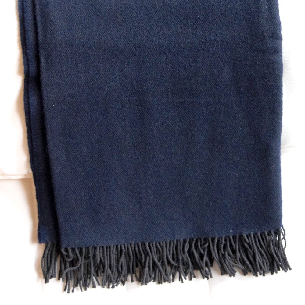 Weiches Plaid aus Schurwolle, Gentlemen's Blue dunkelblaue Wolldecke Lammwolle Irland