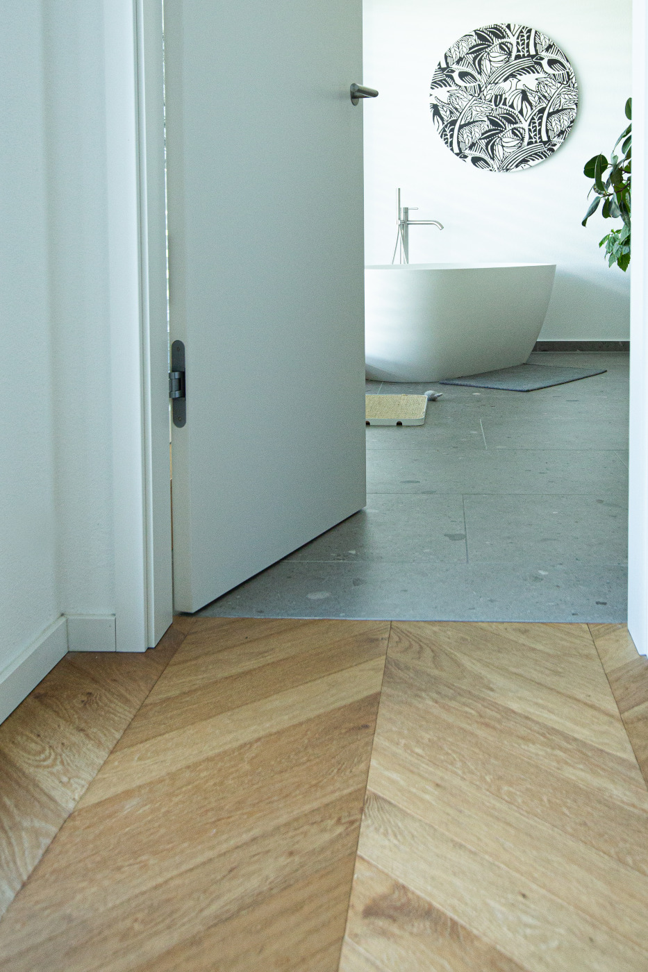 Französisches Fischgrät Parkett, Winkel 45°, Eiche Clear Oil, stark strukturiert Chevron Eichenparkett Naturöl