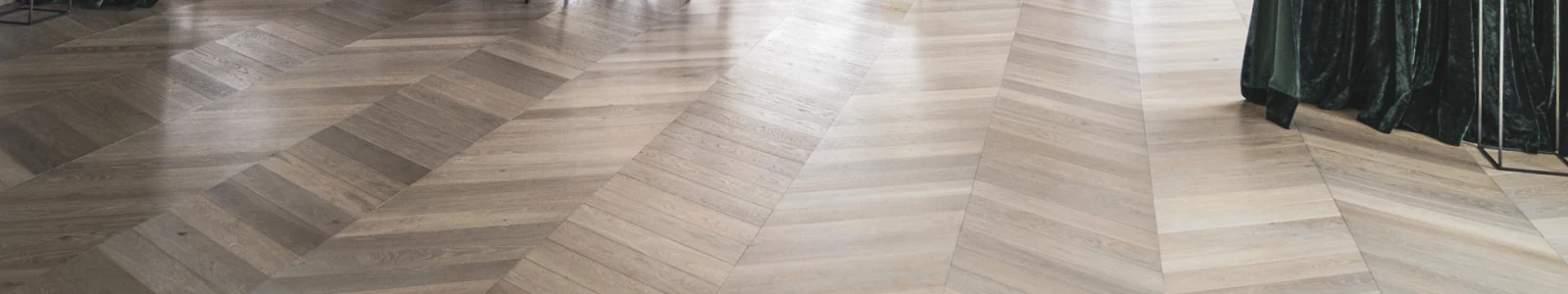 Französisches Fischgrät Eiche Pietra im Landgasthof Halbinsel Au Schweiz Chevron Veranstaltungssaal