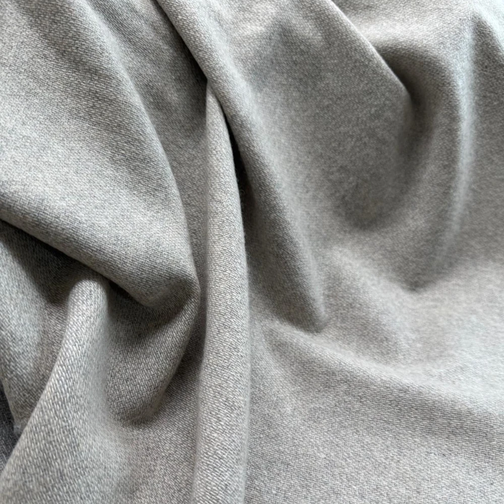 Plaid 100 % Cashmere - Grey & Beige Plaid 100 % Cashmere - Grey & Beige