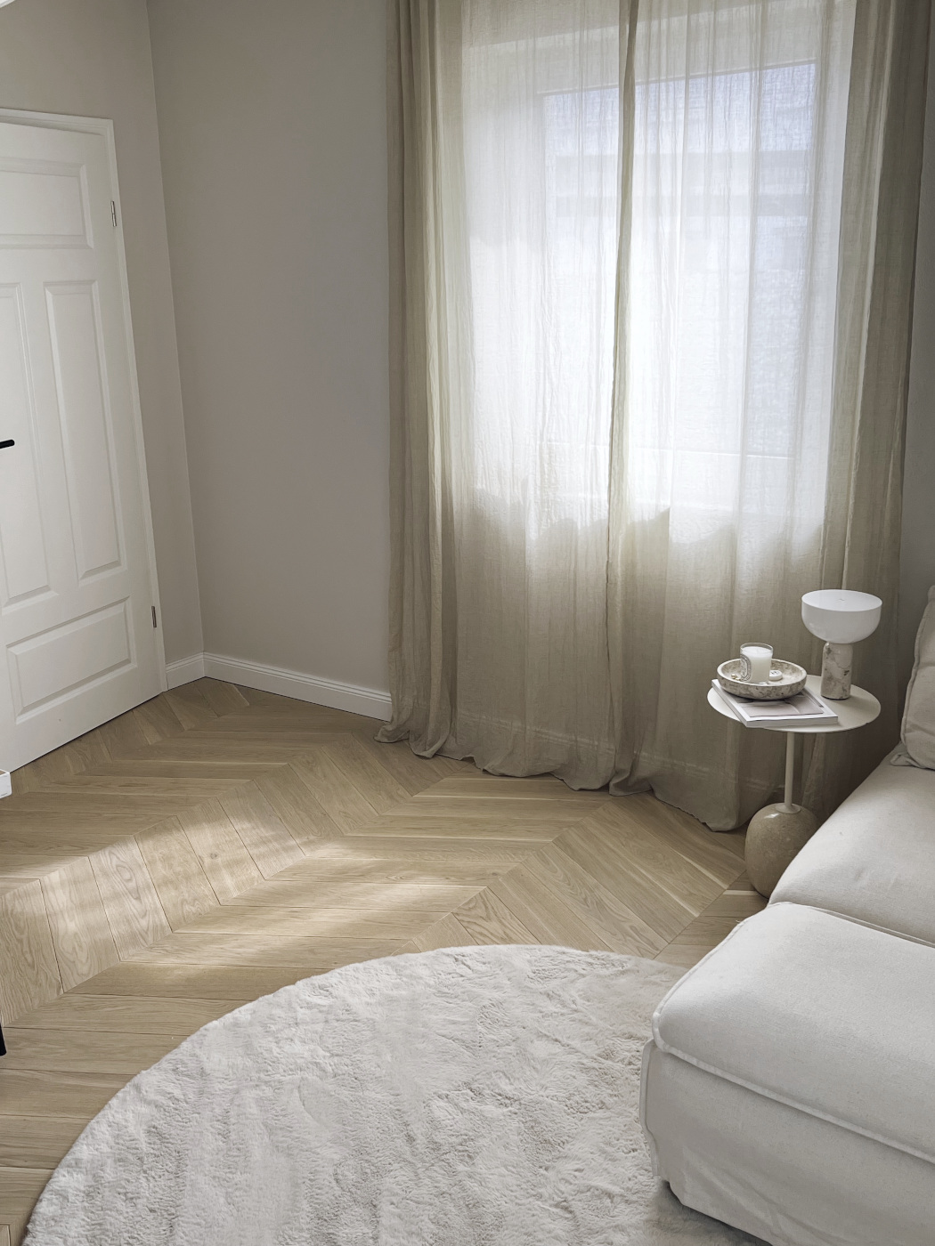 Franz. Fischgrät Eiche Creamy Pony Chevron Eichenparkett